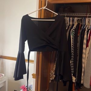 Black long sleeve tie in the front